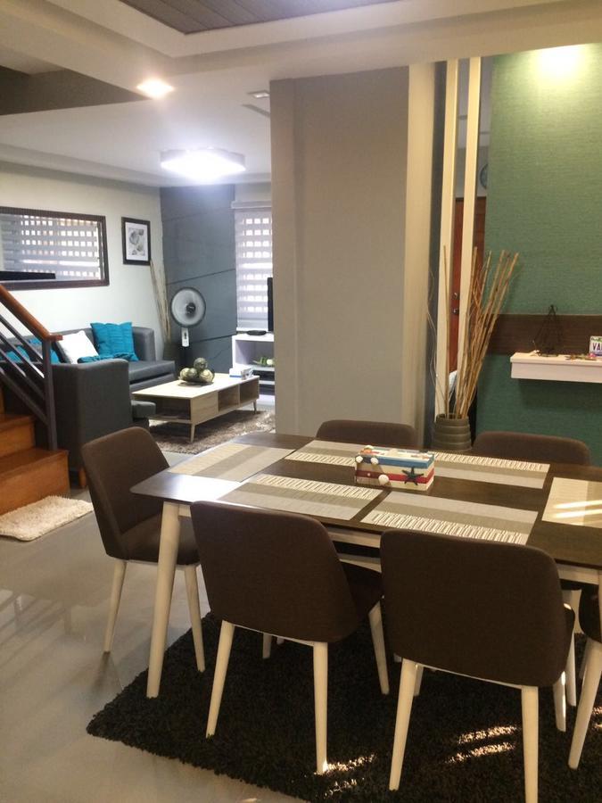 Hillary Timog Park Homes Angeles Bagian luar foto